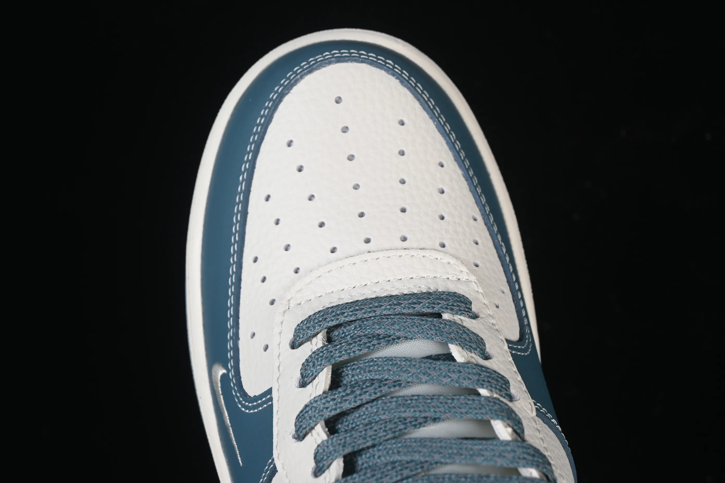 All categories Nk Air Force 1 Air Force series Nk Air Force 1 Low Air Force low-top Nike Air Force 1'07 Low LV co-branded stitching color hook Air Force 1 low-top casual sneakers DD1982-301